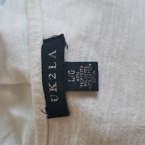 UK2LA WHITE RUFFLE TOP - Picture 5 of 8